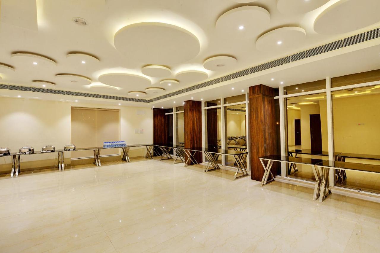 Mastiff Select Gulbarga Hotel Kalaburagi Bagian luar foto