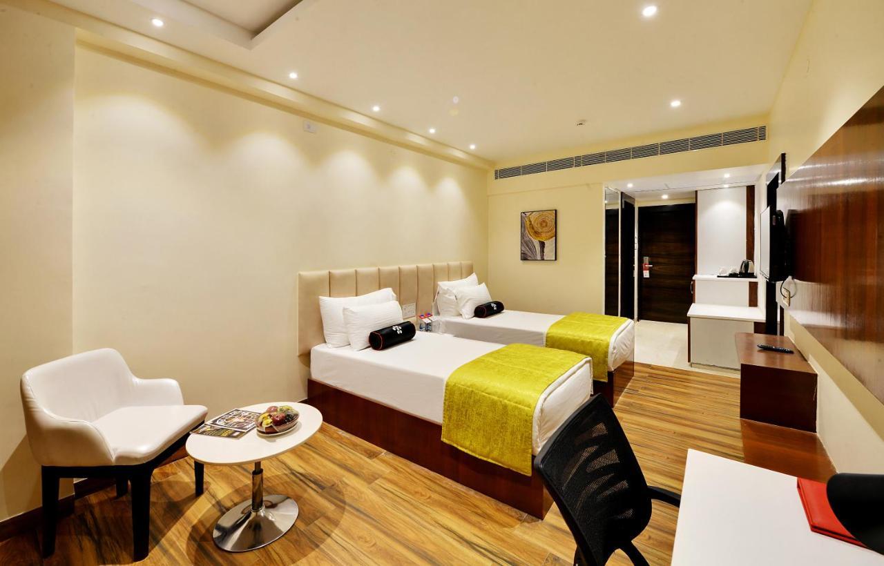Mastiff Select Gulbarga Hotel Kalaburagi Bagian luar foto